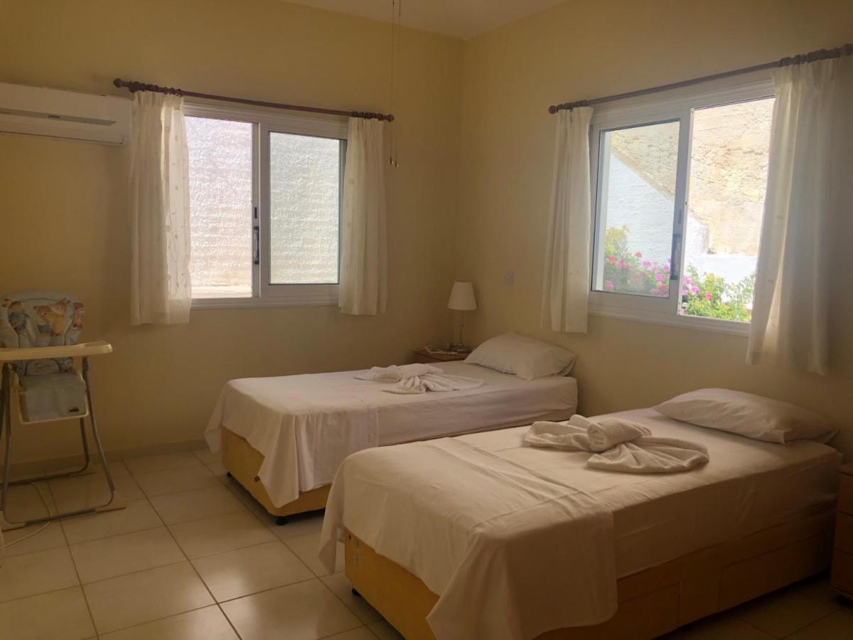 Peyia Palm Villa Paphos Eksteriør billede