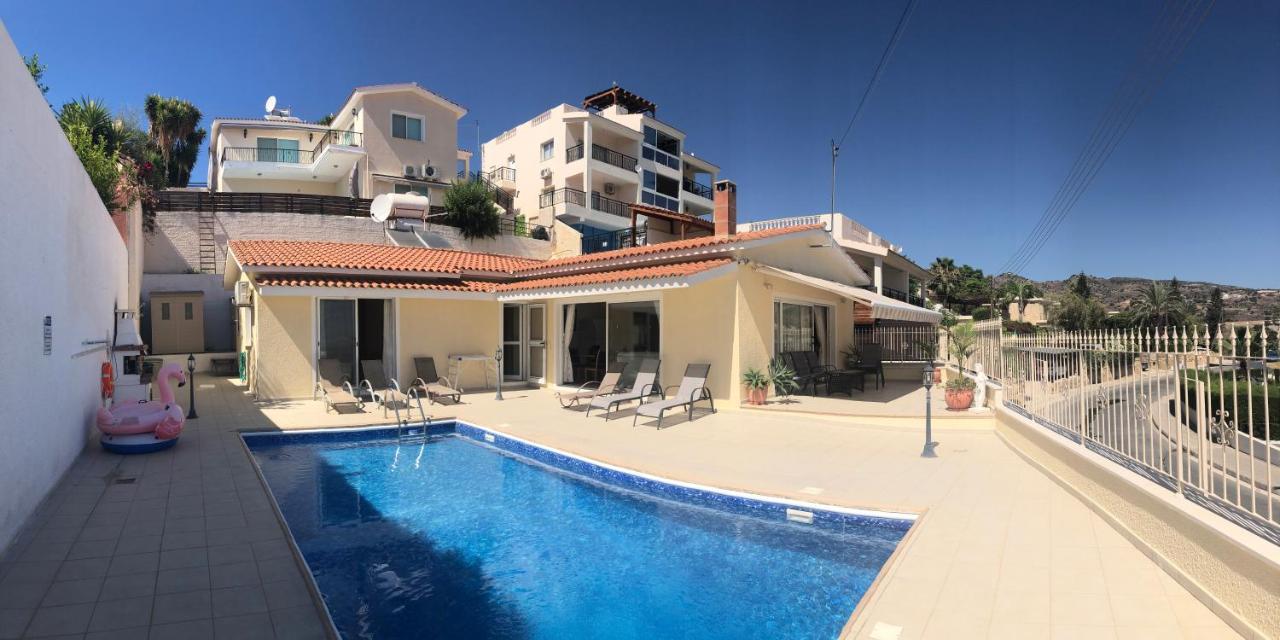 Peyia Palm Villa Paphos Eksteriør billede